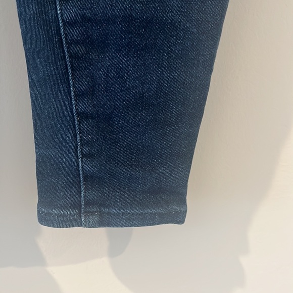 Good American slanted button top skinny jeans - Picture 3 of 4